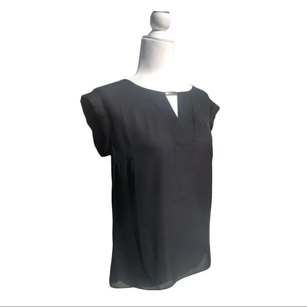 Keyhole detail blouse   - Picture 2 of 5